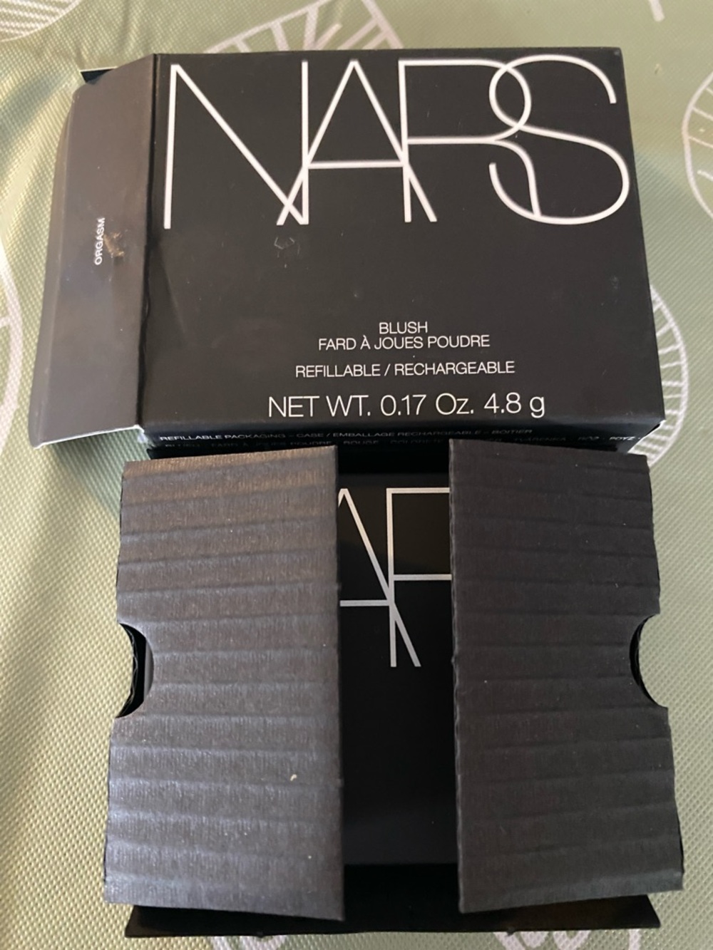 NARS Powder Blush Compact - Black - Picture 3 of 4